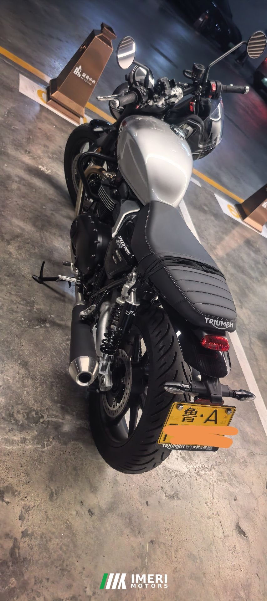 Triumph Speed Twin 900 - мотоцикл из Китая