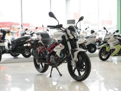Benelli TNT150i - фото 3