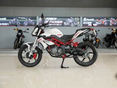Benelli TNT150i - фото 4