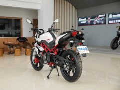 Benelli TNT150i - фото 6