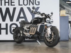 Triumph Rocket 3 2500 cc - фото 3