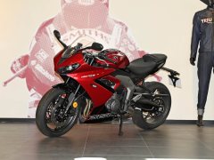 Triumph Daytona 660 - фото 1