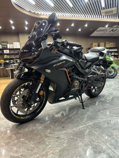 Honda CBR650R - фото 1
