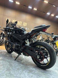 Honda CBR650R - фото 3