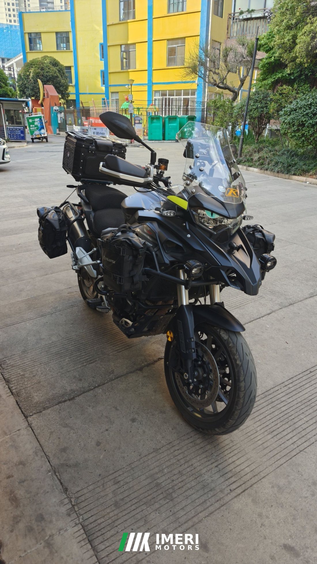 Benelli TRK552 550 cc - мотоцикл из Китая