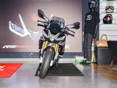 Aprilia Tuono V4 1100 cc - фото 2