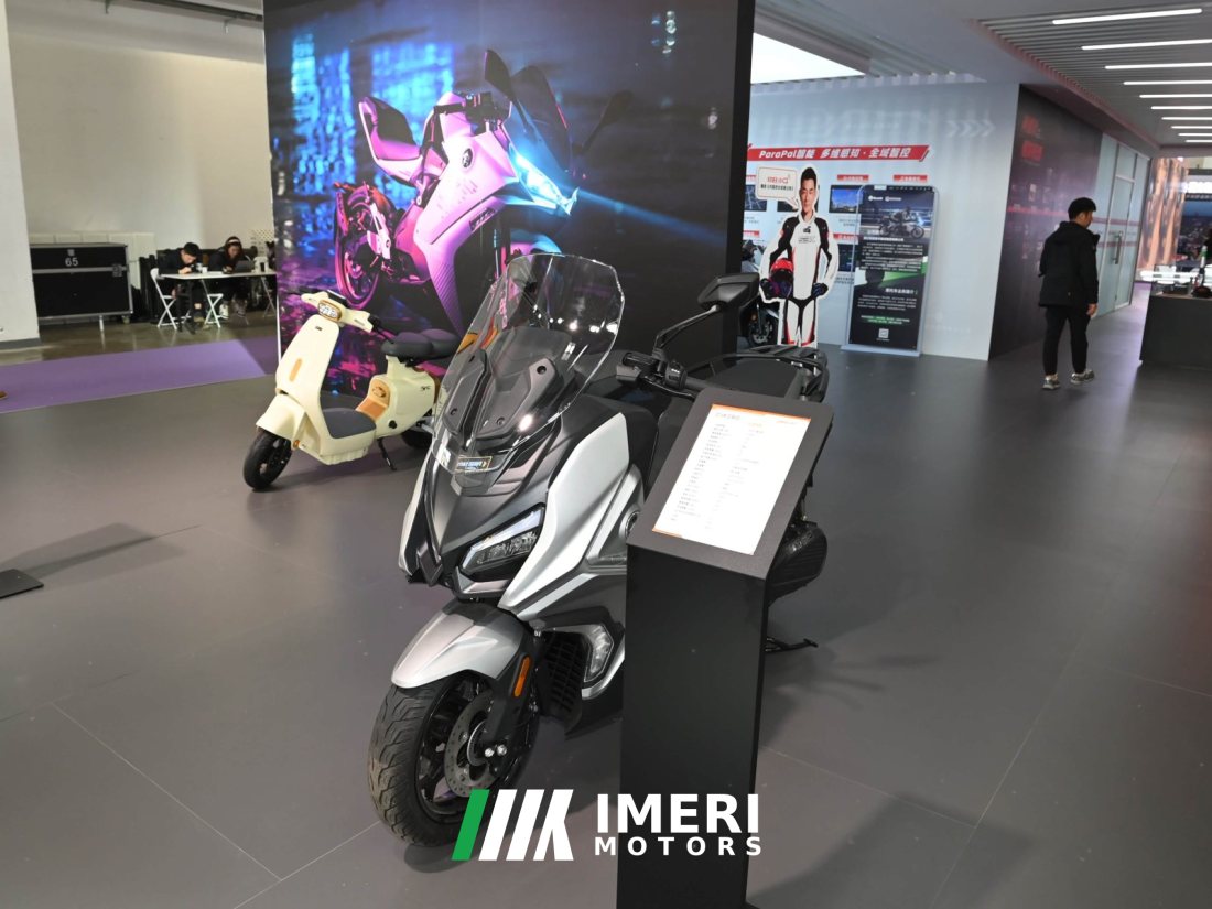 QJMOTOR OMO 07 - мотоцикл из Китая