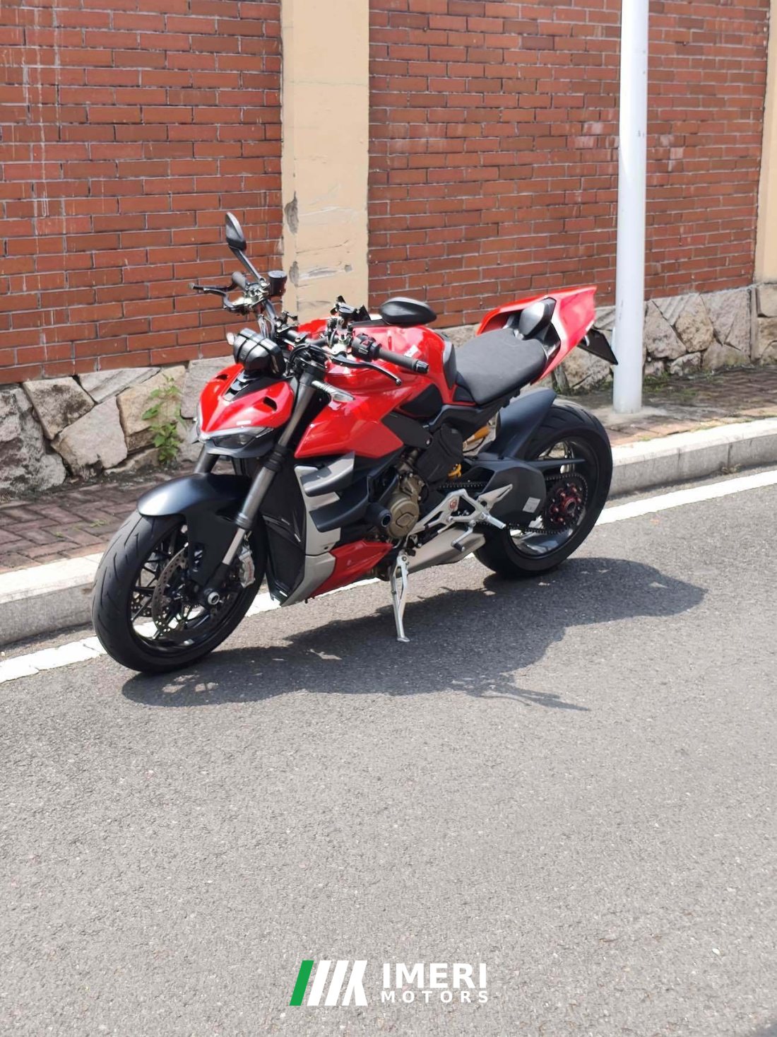 Ducati Street Fighter V4 1100 cc - мотоцикл из Китая