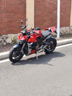 Ducati Street Fighter V4 1100 cc - фото 1