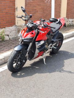 Ducati Street Fighter V4 1100 cc - фото 2
