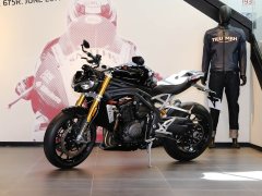 Triumph Speed Triple 1200 - фото 1