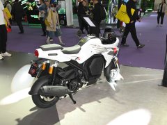 QJMOTOR 150 cc - фото 7