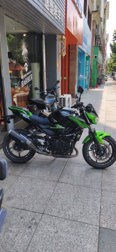 Kawasaki Z400 - фото 1