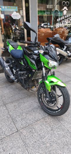 Kawasaki Z400 - фото 3