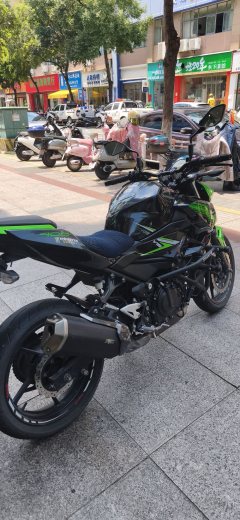 Kawasaki Z400 - фото 4