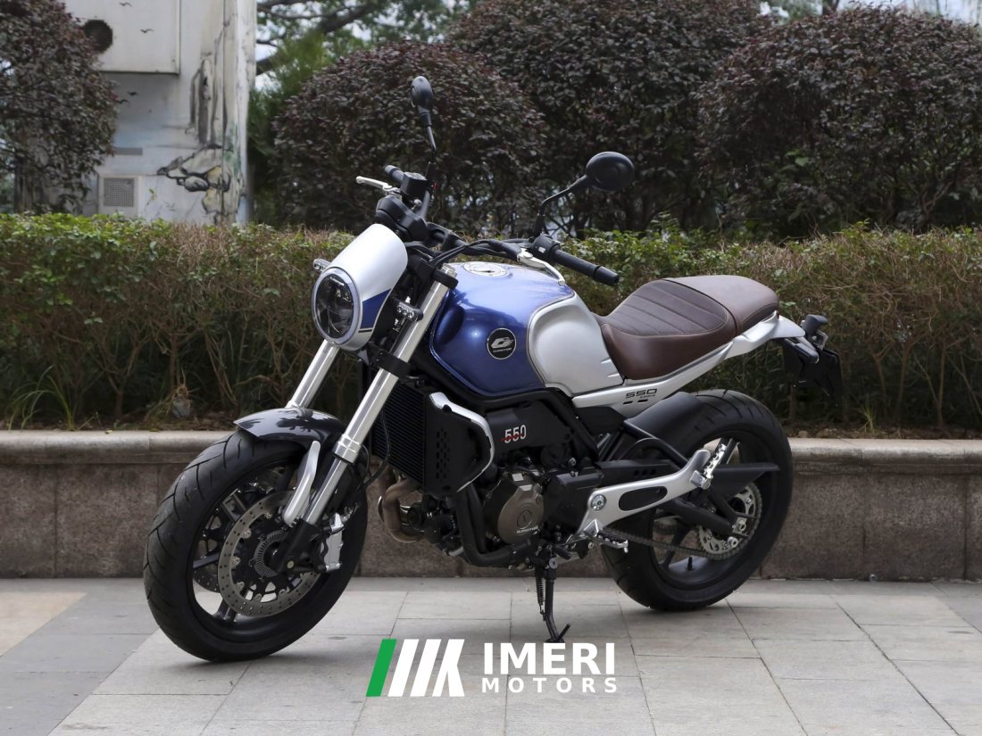 QJMOTOR 550 - мотоцикл из Китая