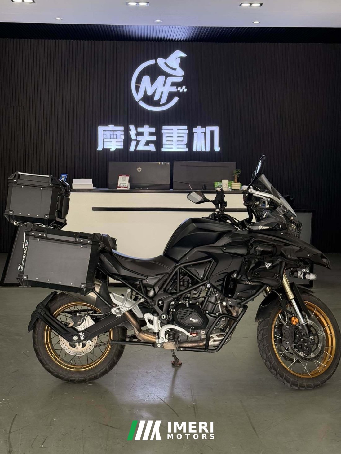 Benelli TRK552 550 cc - мотоцикл из Китая