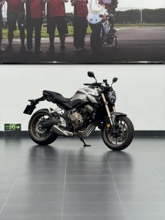 Honda CB650R - фото 1