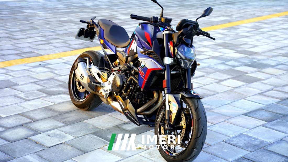BMW F 900 R - мотоцикл из Китая