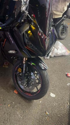Honda CBR650R - фото 1