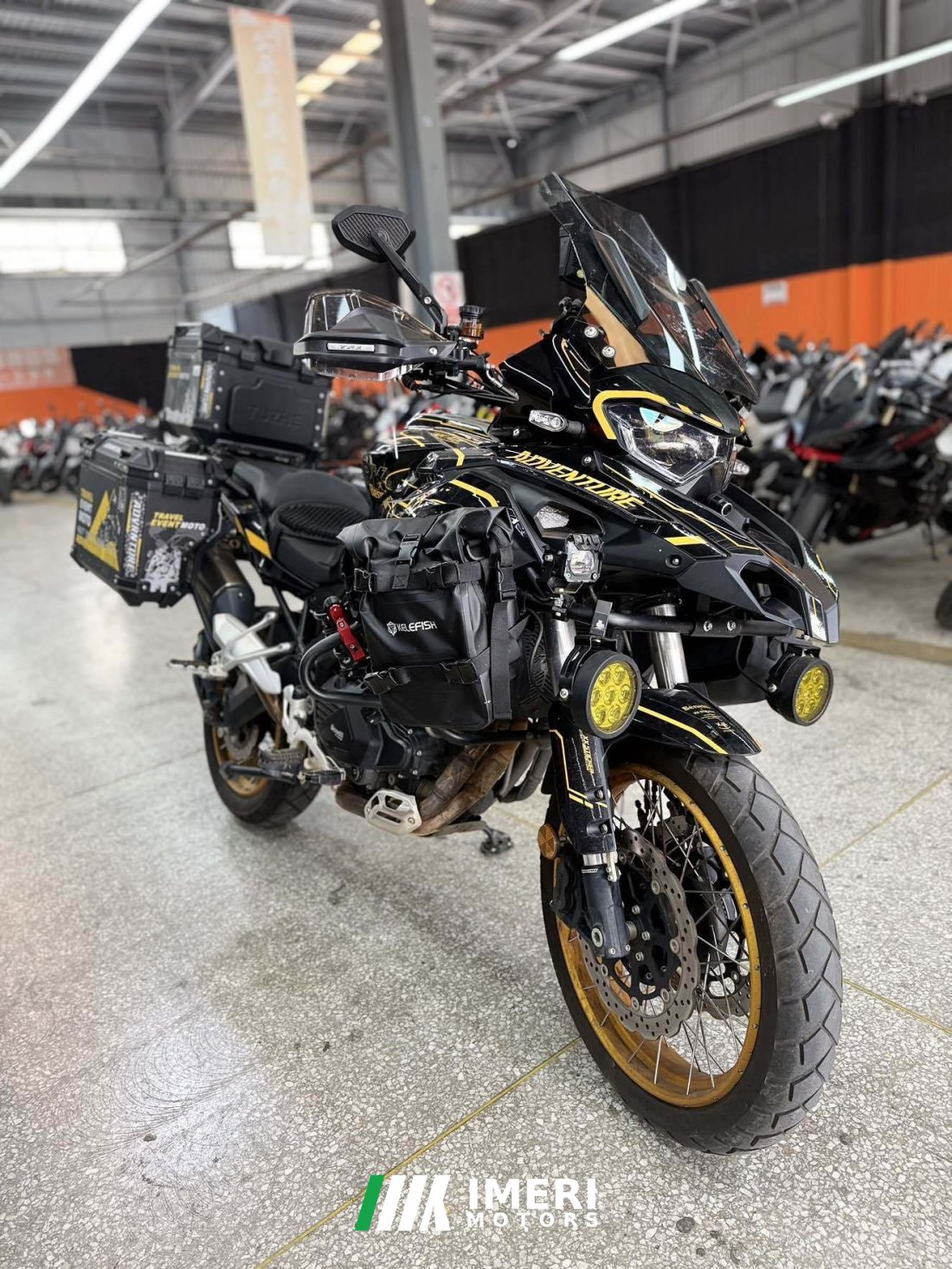 Benelli TRK552 550 cc - мотоцикл из Китая