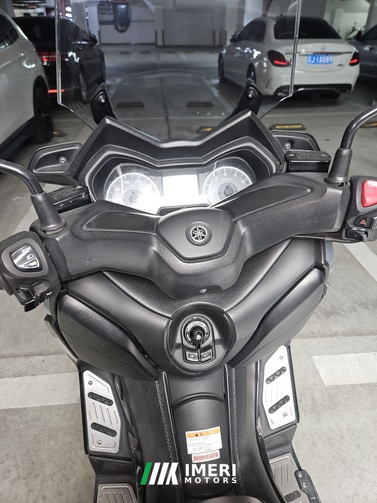 Yamaha XMAX 300 cc - мотоцикл из Китая