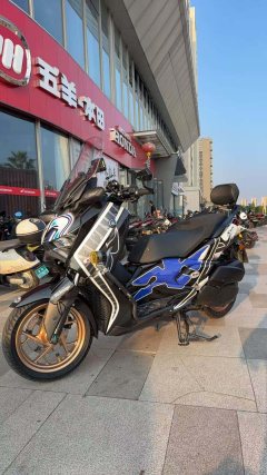 Yamaha XMAX 300 cc - фото 3