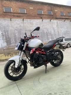 Benelli TNT 300 / BN 302S - фото 1