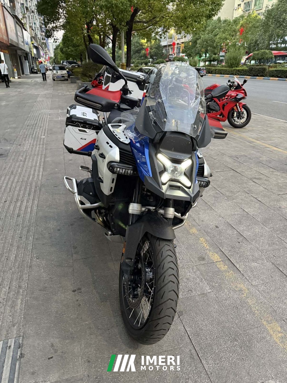 BMW R 1300 GS - мотоцикл из Китая
