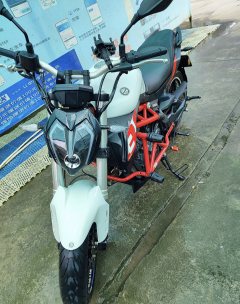 Benelli TNT 300 / BN 302S - фото 1