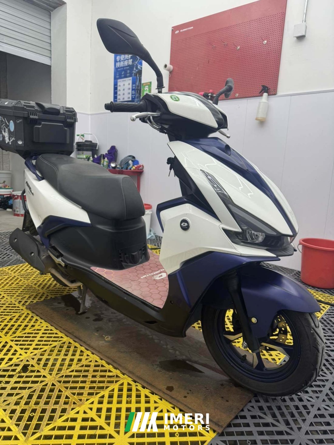 QJMOTOR Hong 125 - мотоцикл из Китая