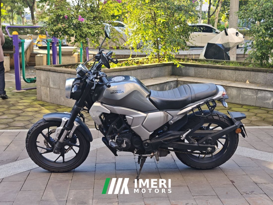 Sundiro Honda CBF190TR - мотоцикл из Китая