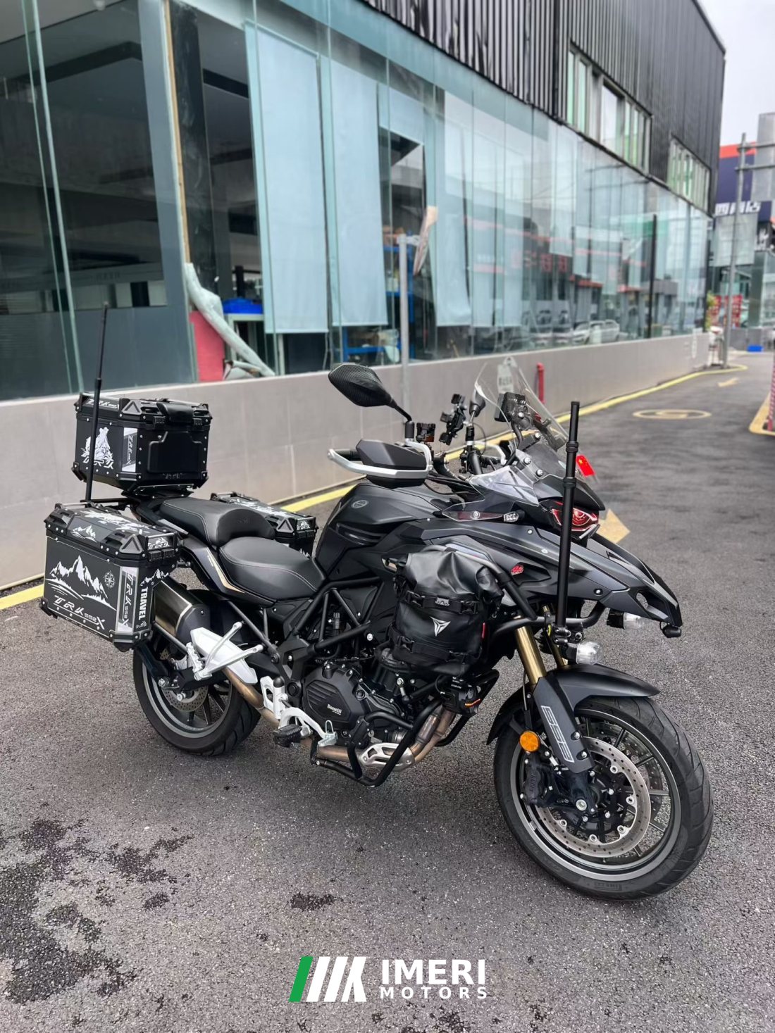 Benelli TRK552 550 cc - мотоцикл из Китая