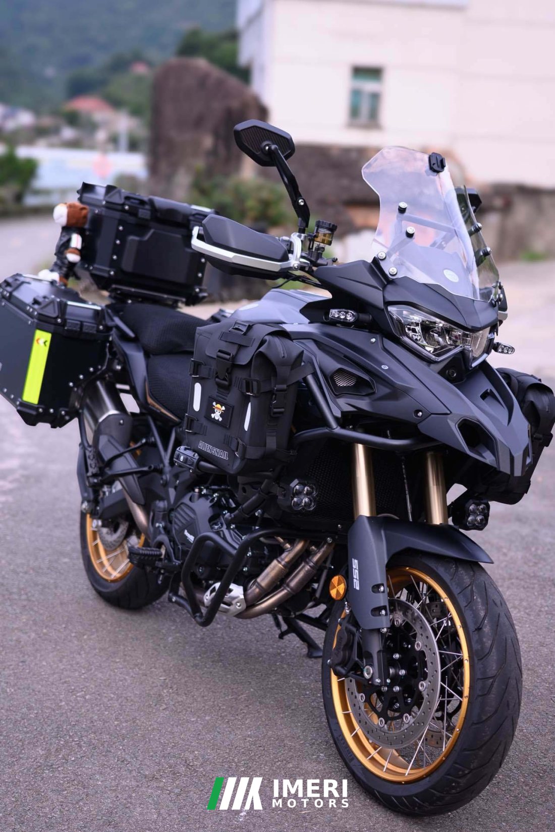 Benelli TRK552 550 cc - мотоцикл из Китая