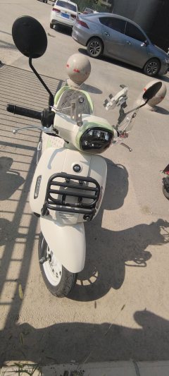 QJMOTOR 125 cc - фото 3