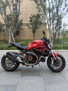 Ducati Monster 821 - фото 1
