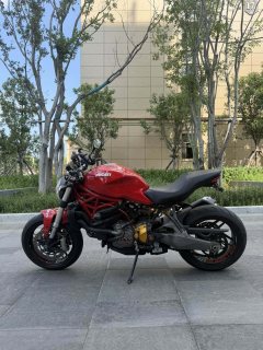 Ducati Monster 821 - фото 3