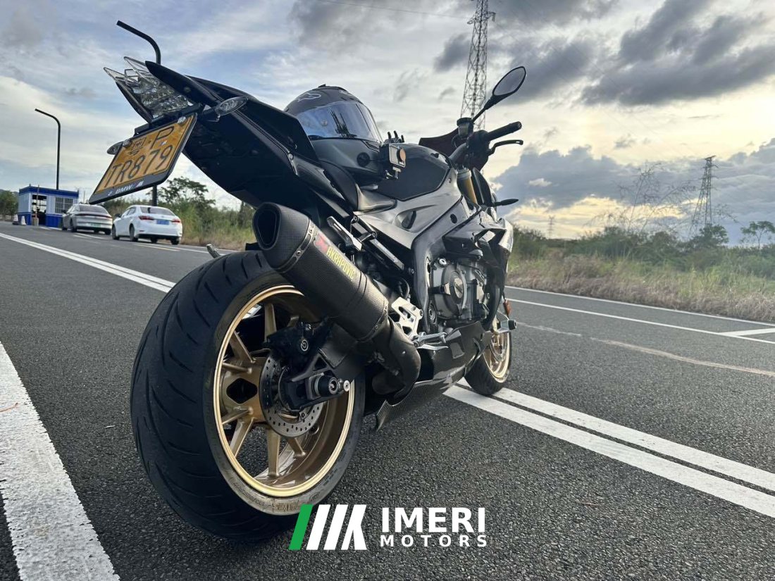 BMW S 1000 R - мотоцикл из Китая