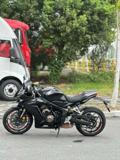 Honda CBR650R - фото 8