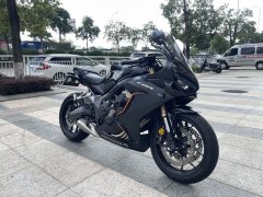 Honda CBR650R - фото 1