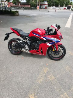 Honda CBR650R - фото 1