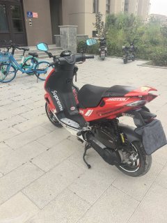 Peugeot SPEEDFIGHT 4+ 150 cc - фото 3