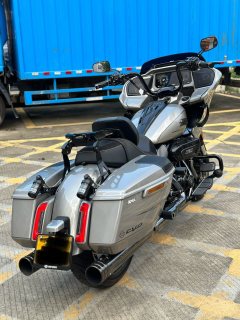 Harley-Davidson Road Glide 1977 cc - фото 3
