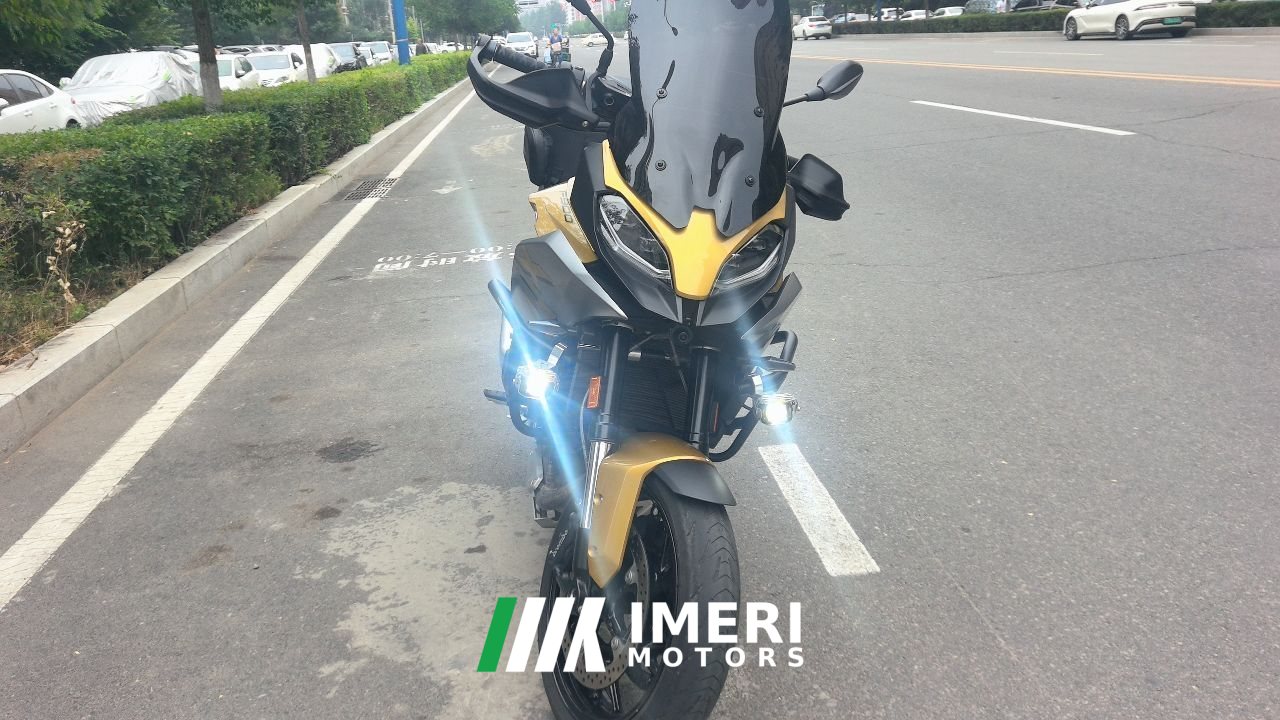 2021 BMW F 900 XR