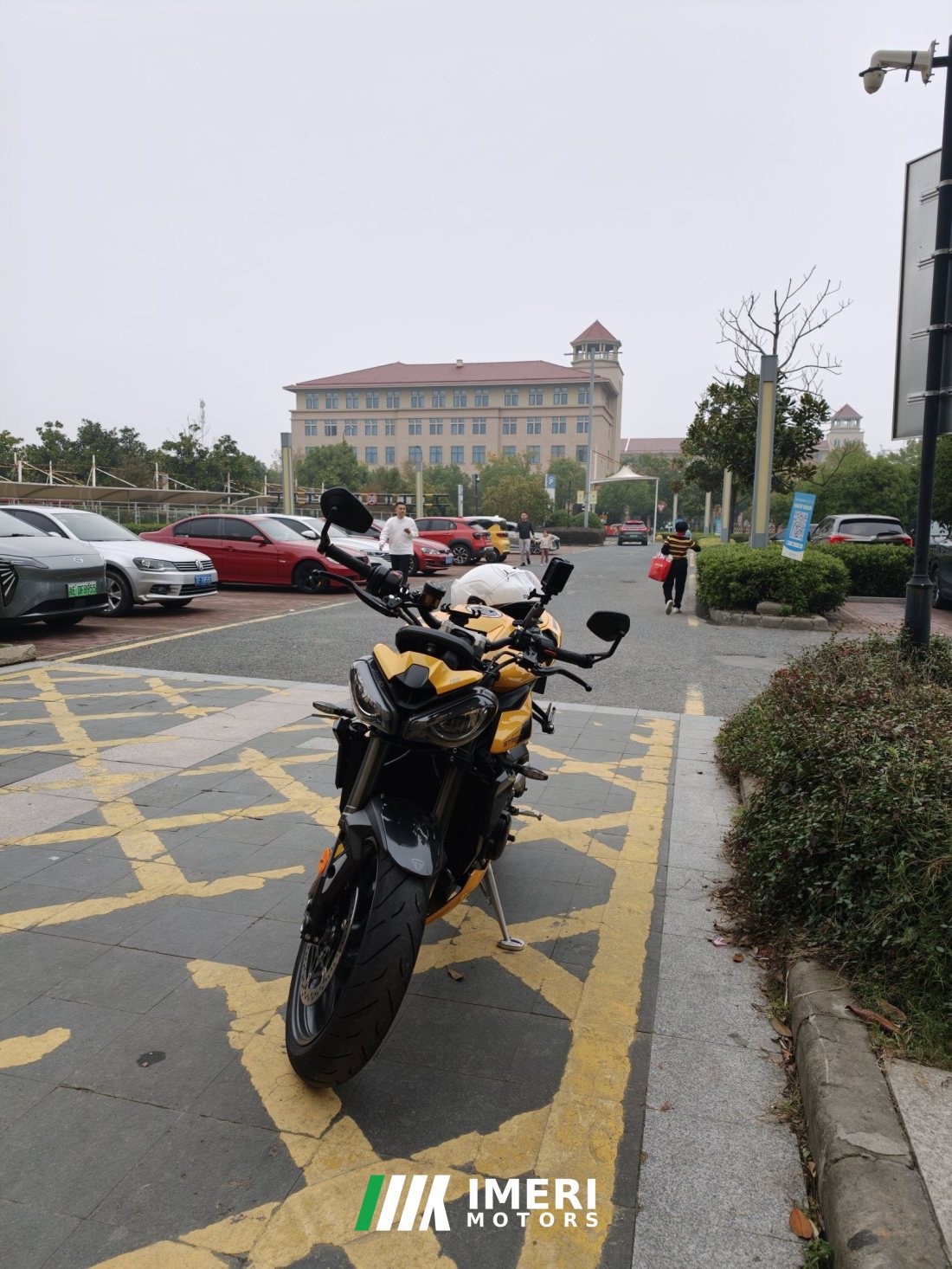 Triumph Street Triple 765 - мотоцикл из Китая