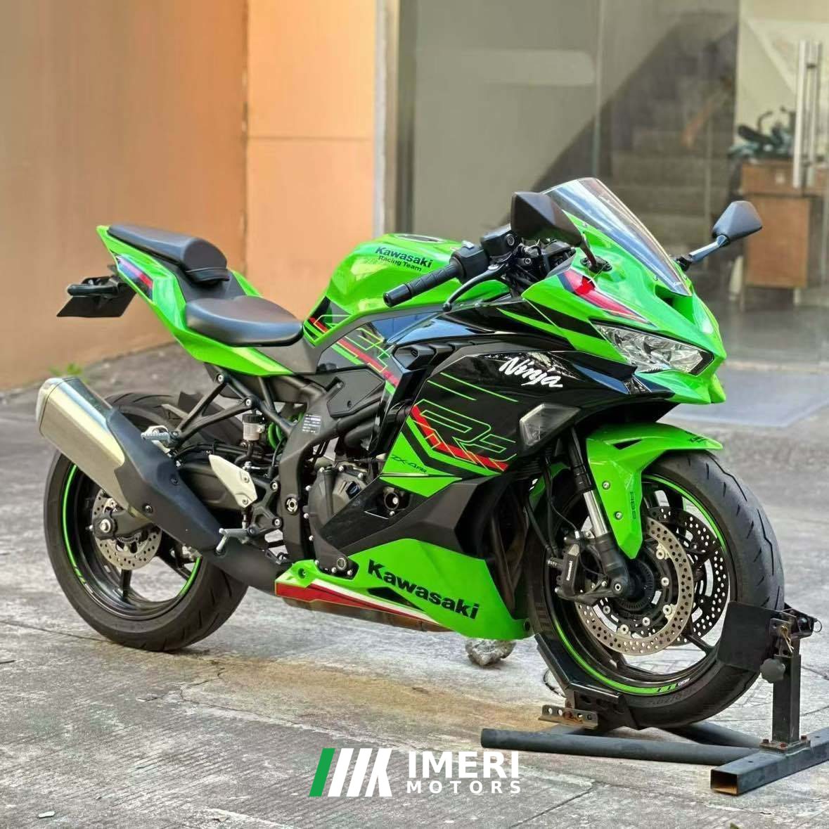 2023 Kawasaki ZX-4R 400 cc