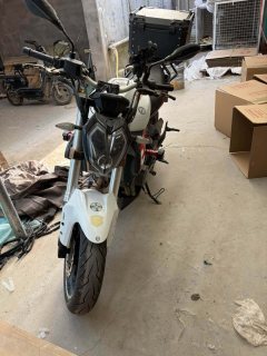 Benelli BJ300GS - фото 1