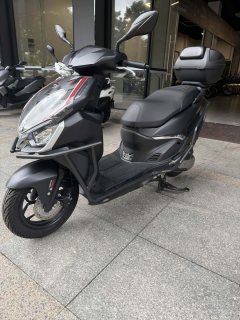 QJMOTOR 150RS - фото 6