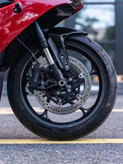 Triumph Daytona 660 - фото 11