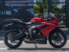 Triumph Daytona 660 - фото 9